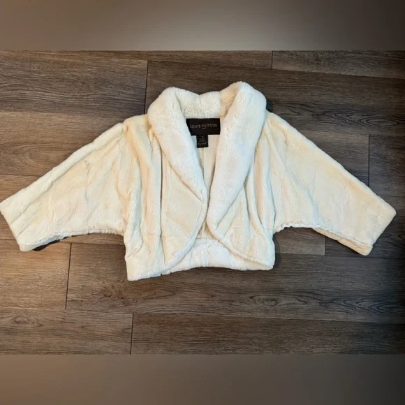 Louis Vuitton 100% Weasel Fur Cropped Jacket – Ivory – FR 38 (US 6) - Picture 16 of 16